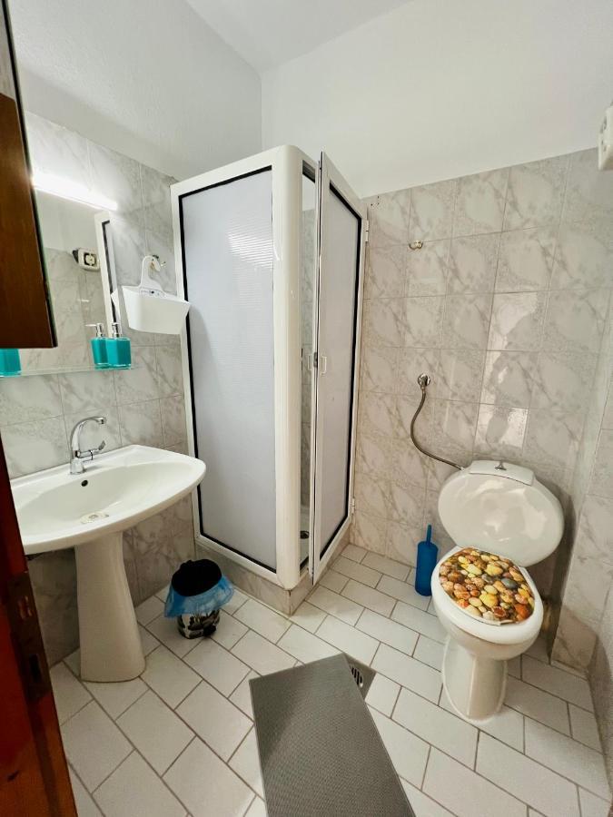 Atlantis Apartments เนอาวรัสนา ภายนอก รูปภาพ